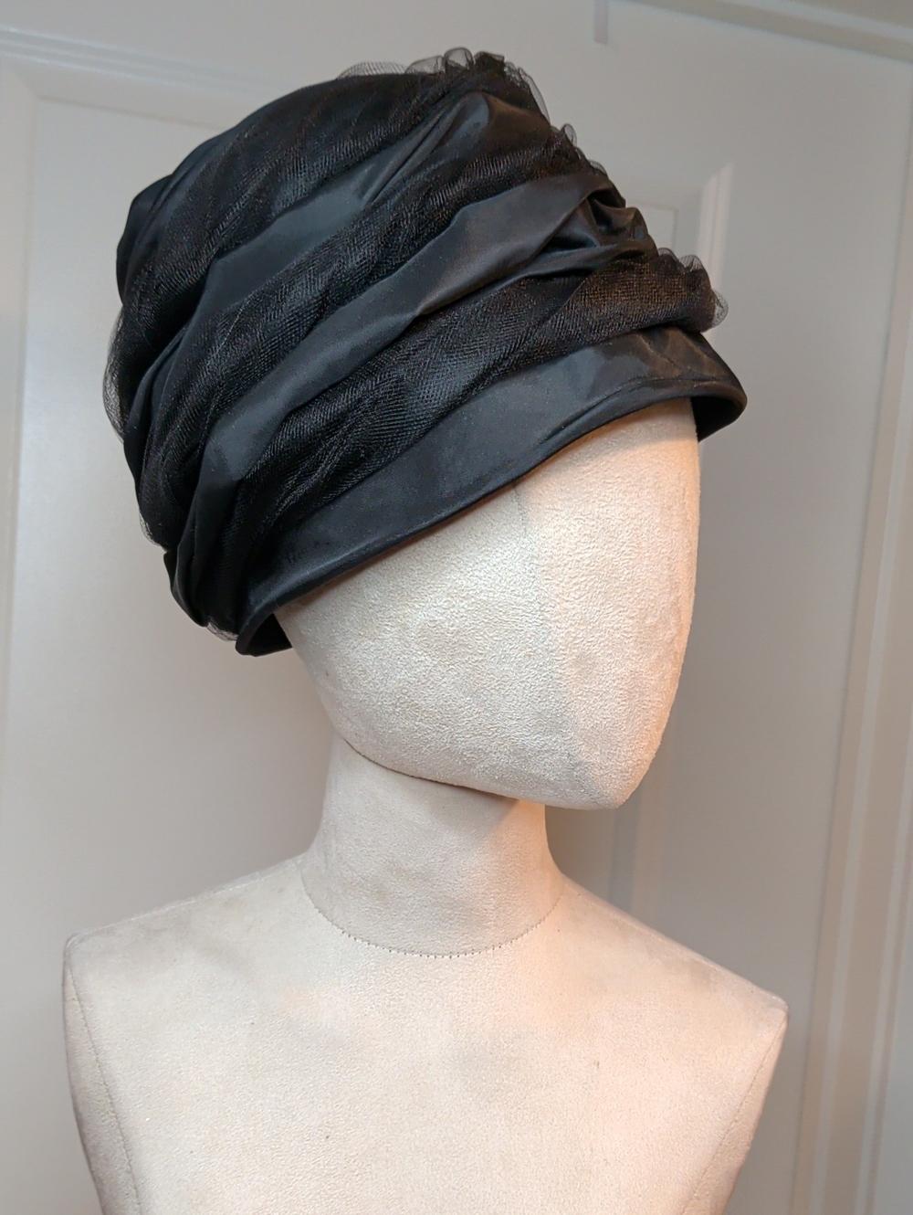 Vintage 50s 60s Gene Doris Cloche Hat Taffeta & Tulle Mod Elegant MCM